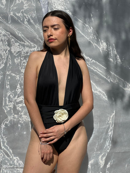 Bañador corte v con flor 3D